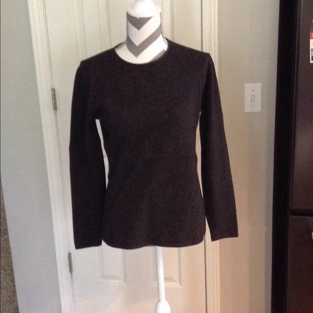 Dark gray sweater size l